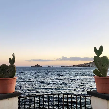 Appartamento 'casa Etna' Mit Wasserblick By Interhome